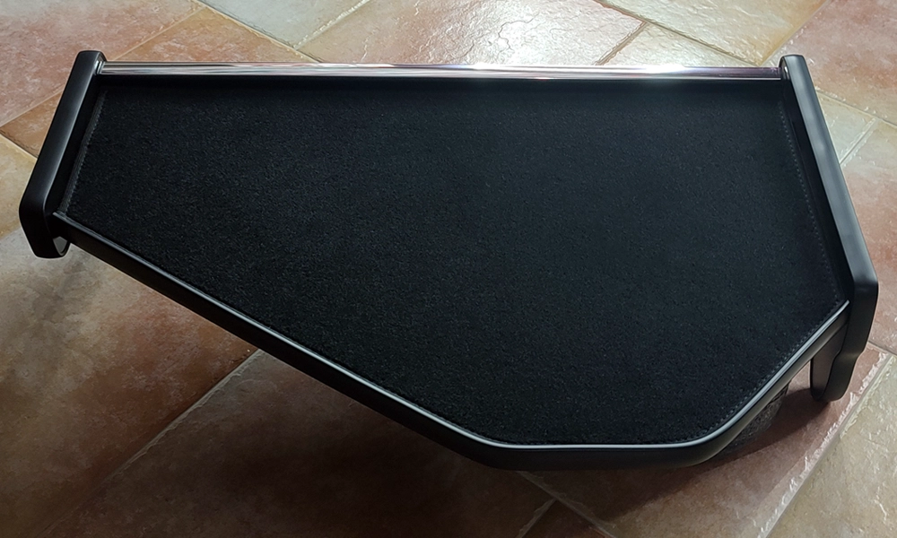 volvo912-1 Κεντρικό Τραπέζι – Μοκέτα – Volvo FH3 (01.2009-12.2012) - Μαύρο - Image 1